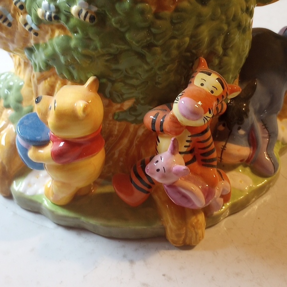 NWT Vintage Ceramic Disney Teapot & Lid.  Pooh Tigger Piglet Eeyore Owl Rabbit - Picture 2 of 11